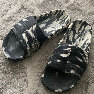 Adidas cloud slides
